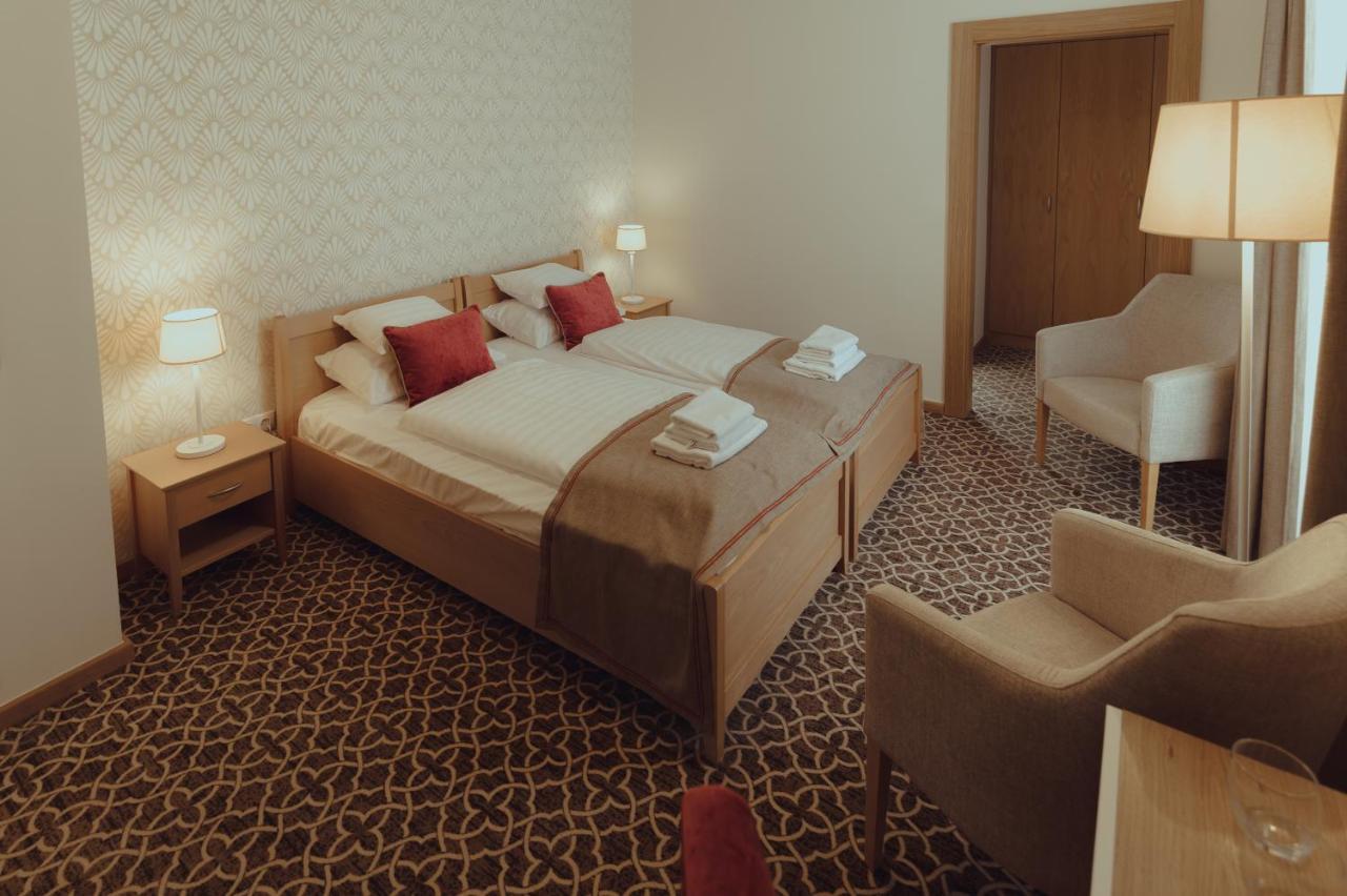 Brigadéros Hotel Brigadír Borsi Esterno foto