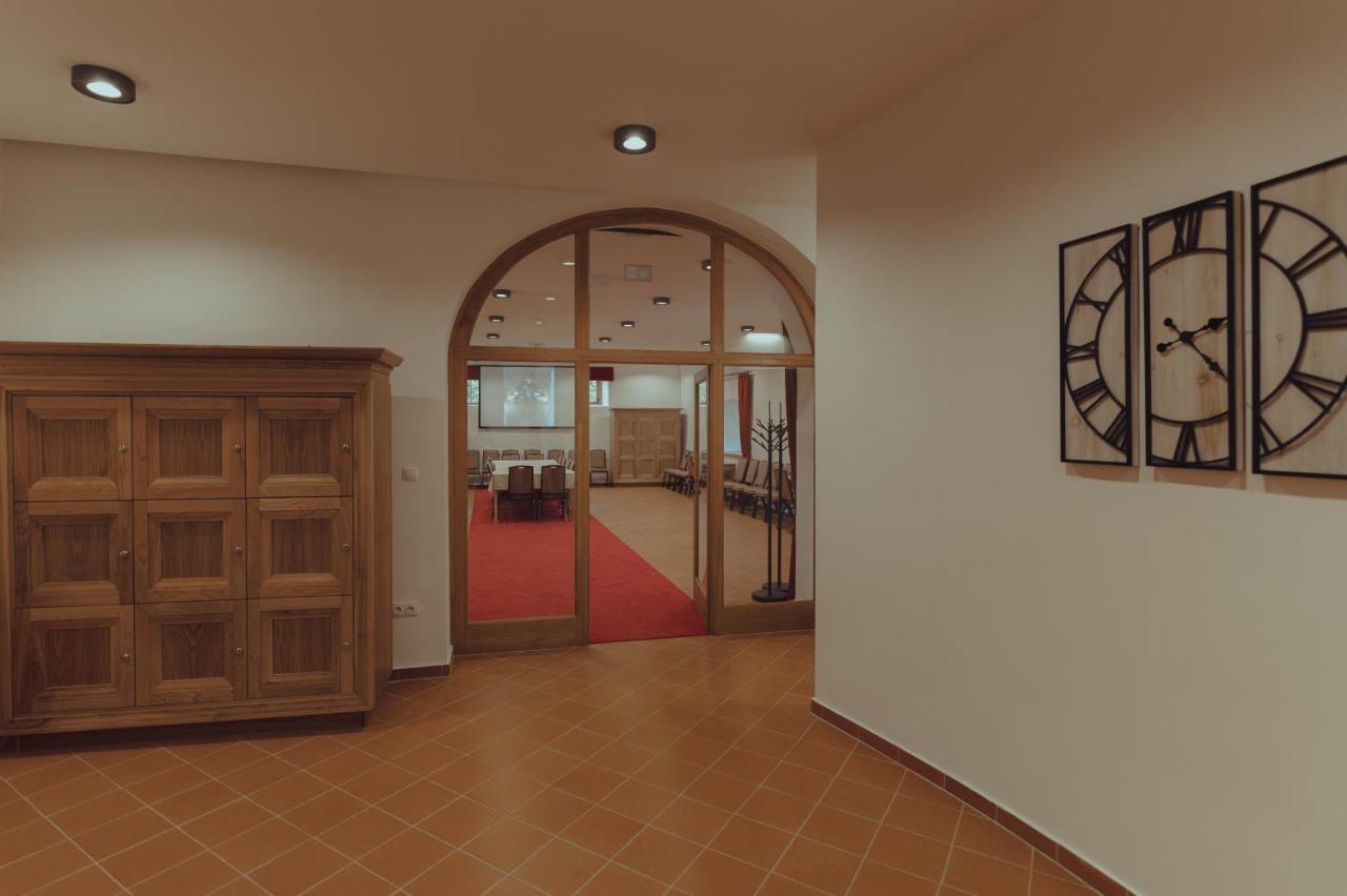 Brigadéros Hotel Brigadír Borsi Esterno foto