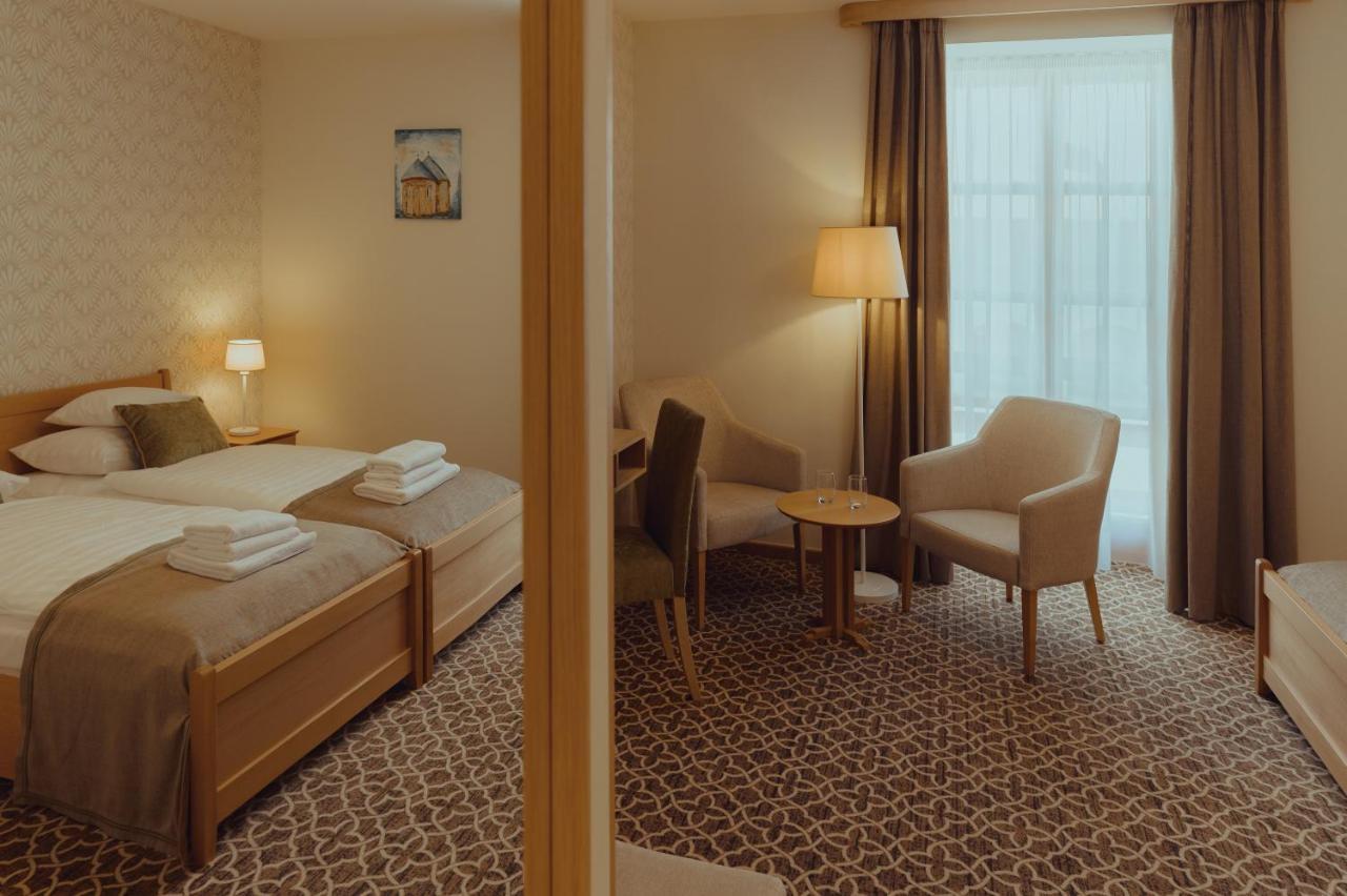Brigadéros Hotel Brigadír Borsi Esterno foto