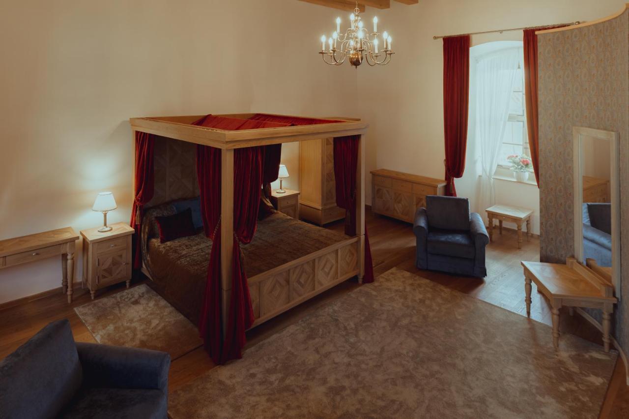 Brigadéros Hotel Brigadír Borsi Esterno foto